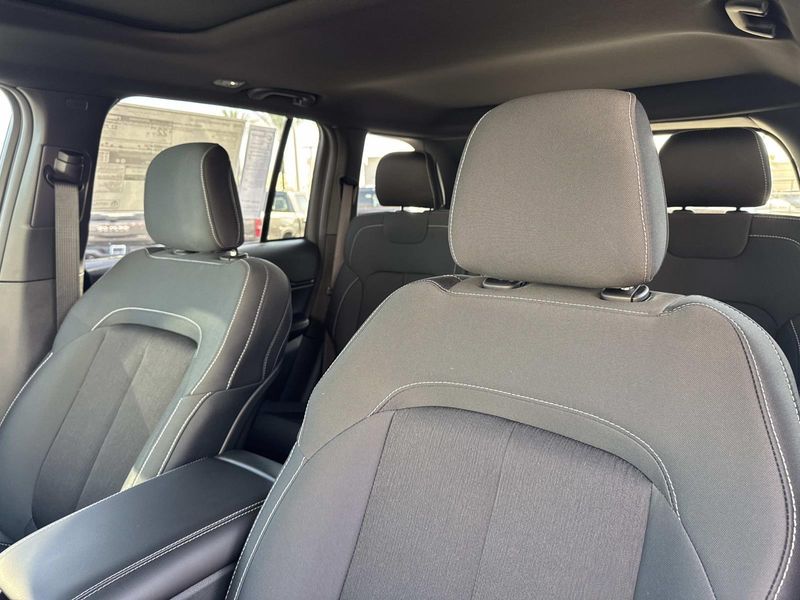 New 2026 Jeep Grand Cherokee Laredo X 4x2