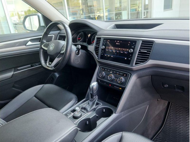 Used 2021 Volkswagen Atlas 3.6L V6 SE w/Technology R-Line