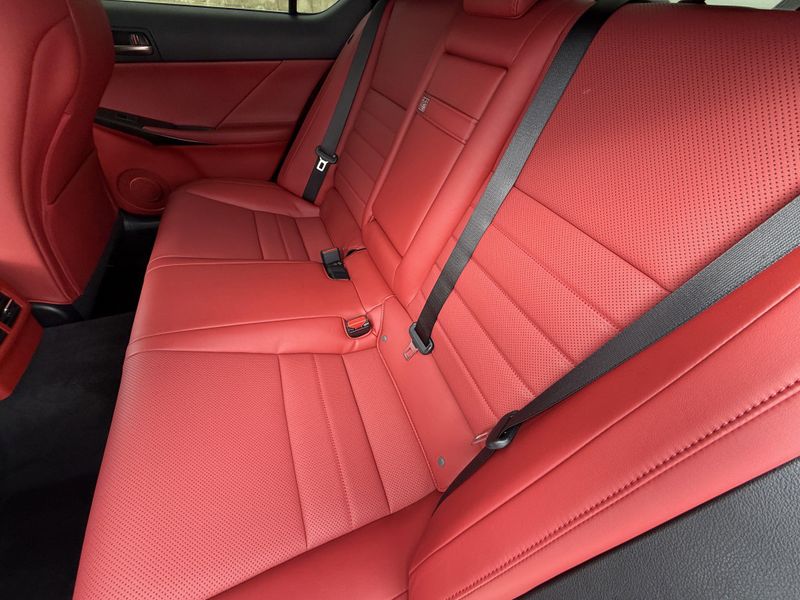 2022 Lexus IS 350 F-SPORTImage 29