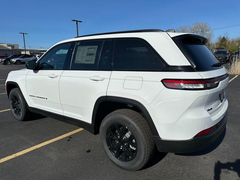 2025 Jeep Grand Cherokee Altitude X 4x4Image 10