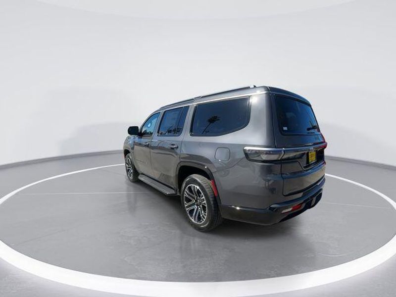 2026 Jeep Grand Wagoneer 4x4Image 6