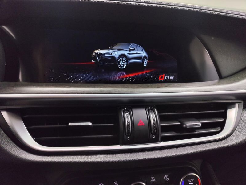2023 Alfa Romeo Stelvio Ti Premium AWD w/Activ AsstImage 25