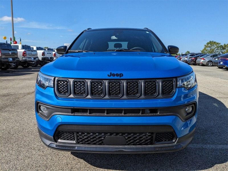 2023 Jeep Compass Altitude 4x4 in a Laser Blue Pearl Coat exterior color and Blackinterior. South Georgia CDJR 229-443-1466 southgeorgiacdjr.com 