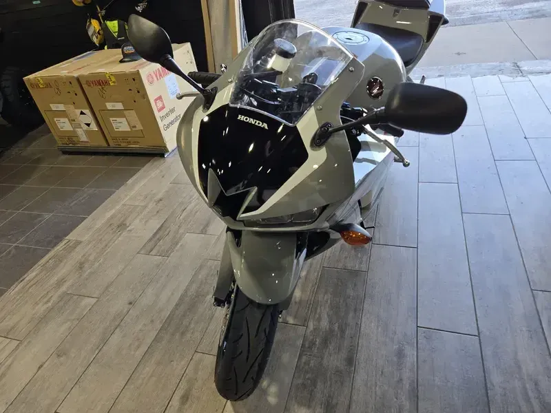 NEW 2026 HONDA CBR600RR Image 8