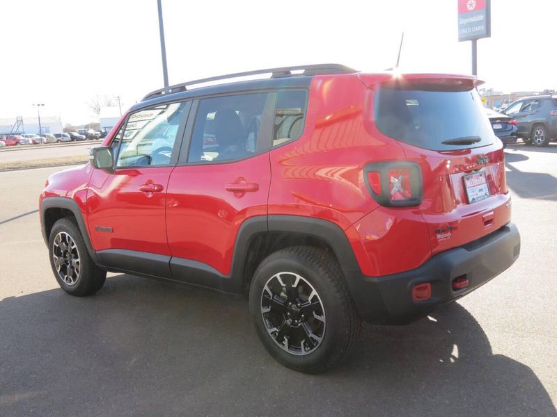 2023 Jeep Renegade Trailhawk 4x4 4dr SUVImage 7