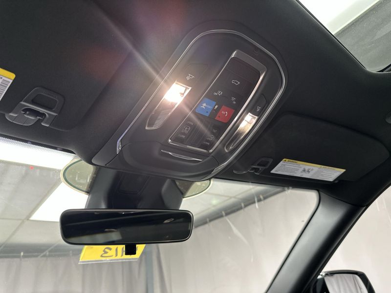Used 2025 Jeep Grand Cherokee Altitude XImage 8