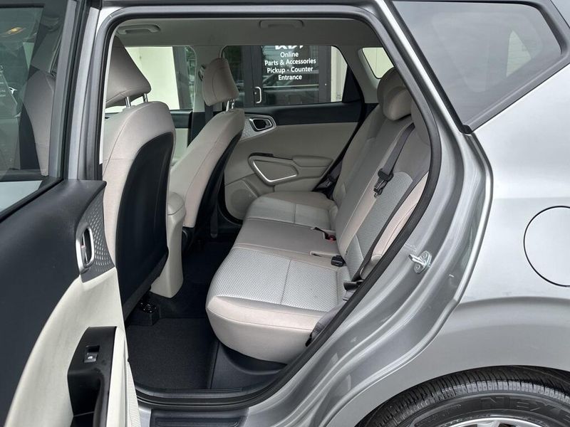2023 Kia Soul LXImage 22