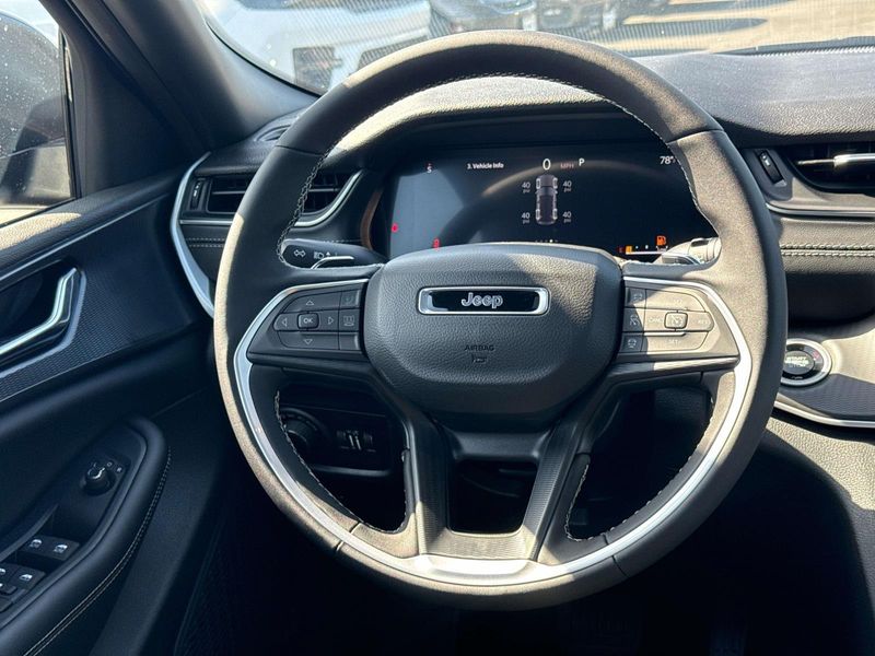 New 2026 Jeep Grand Cherokee Laredo X 4x2