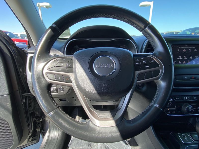 Used 2019 Jeep Cherokee Latitude PlusImage 24