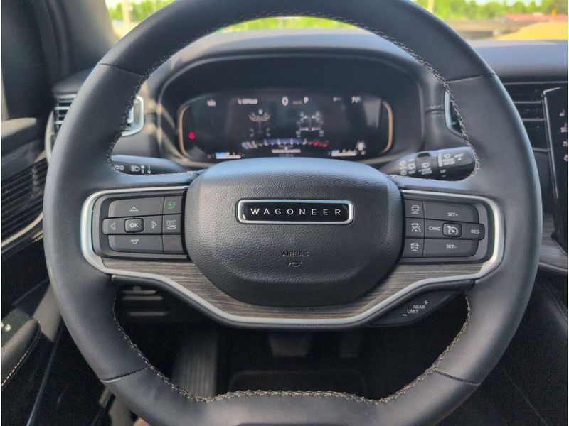 2024 Jeep Wagoneer Series IIIImage 23