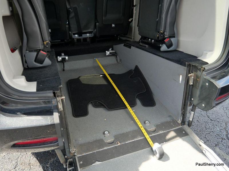 Used 2023 Chrysler Voyager LX