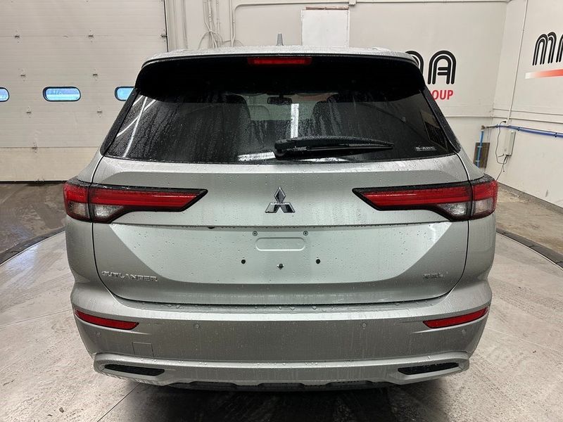 2024 Mitsubishi Outlander SEL in a Alloy Silver Metallic exterior color and 08ainterior. Marina Auto Group (855) 564-8688 marinaautogroup.com 