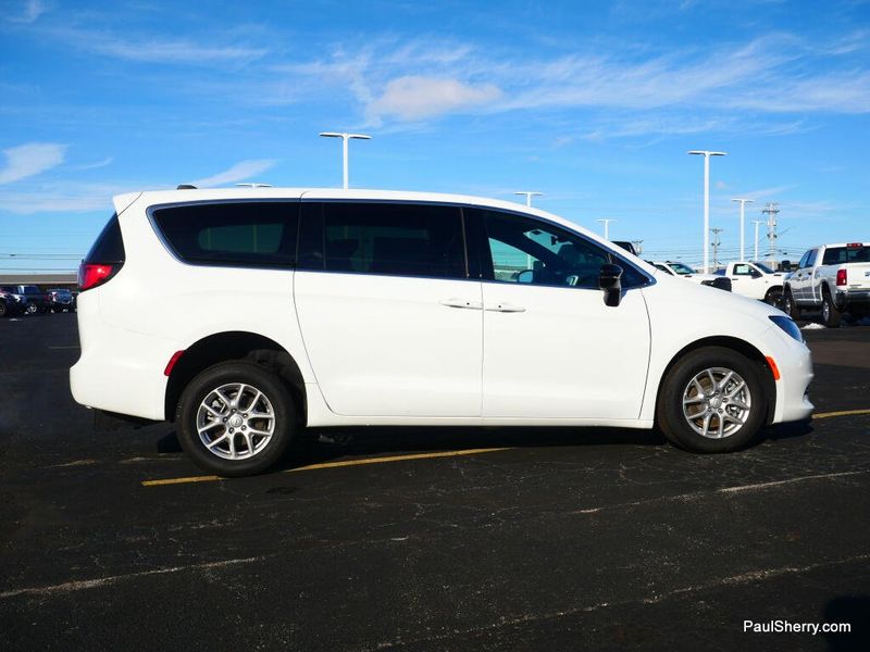 New 2026 Chrysler Voyager LX