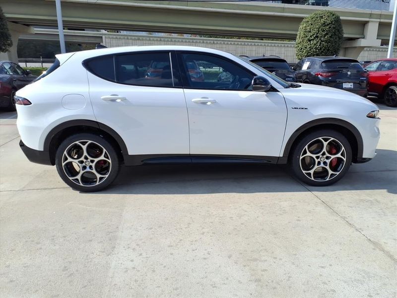 New 2025 Alfa Romeo Tonale AwdImage 5