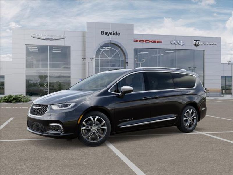 2026 Chrysler Pacifica Pinnacle photo 2