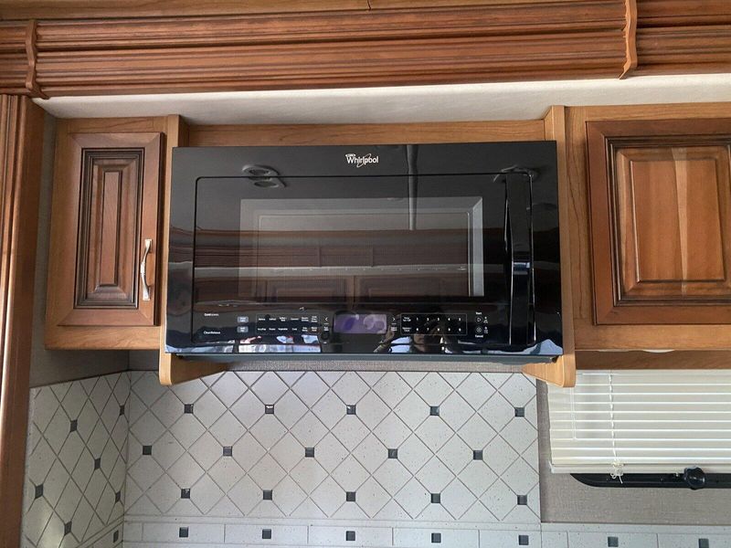 Used 2016 HOLIDAY RAMBLER VACATIONER 34ST MOTOR HOME Image 15