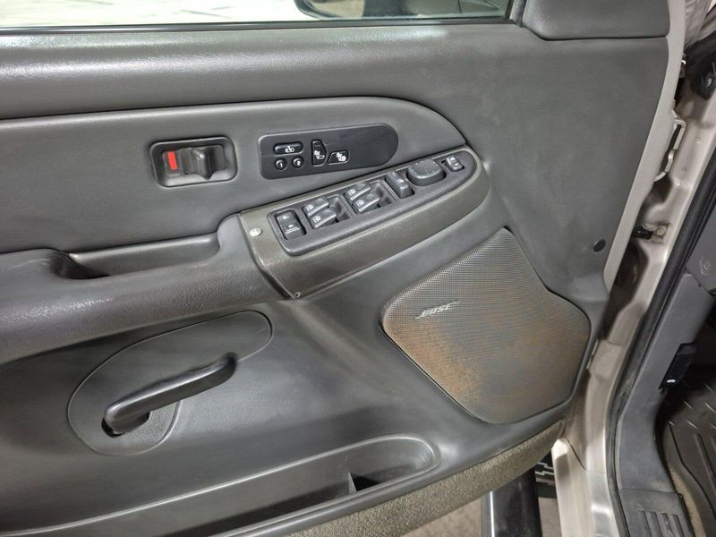 2005 Chevrolet Silverado 3500 DRW LTImage 21