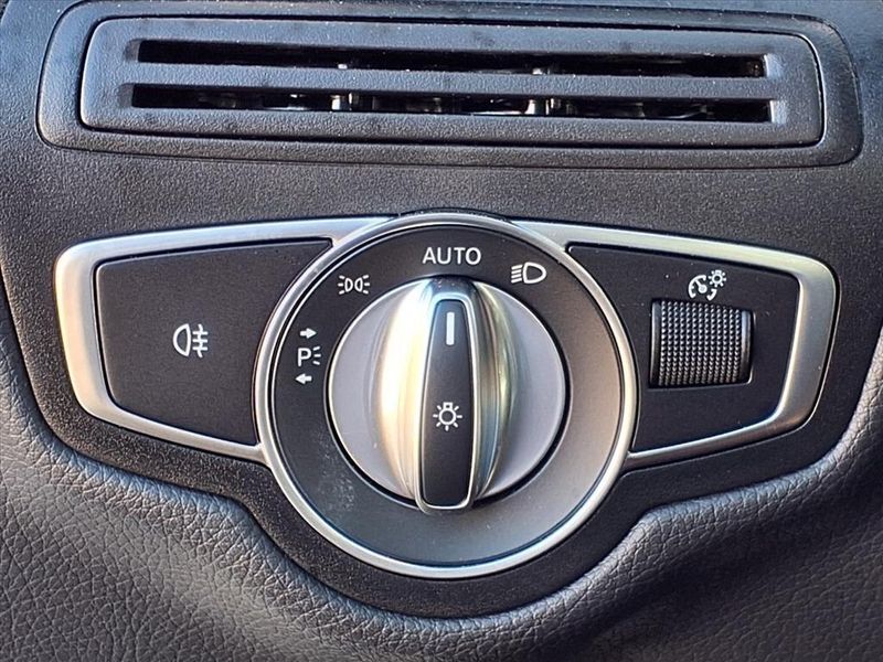 Used 2021 Mercedes-Benz GLC 300 300Image 20