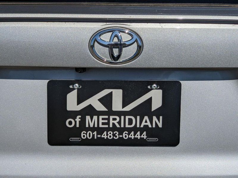 2023 Toyota RAV4 XLEImage 13