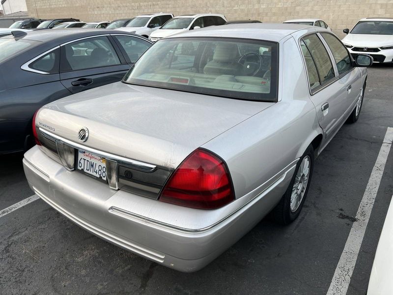 2010 Mercury Grand Marquis LSImage 2