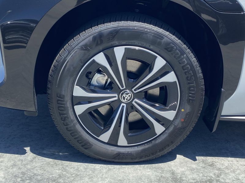 New 2025 Toyota bZ4X XLEImage 8