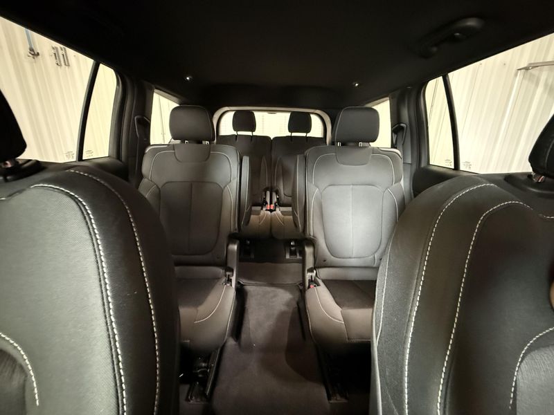 Used 2025 Jeep Grand Cherokee L LaredoImage 23