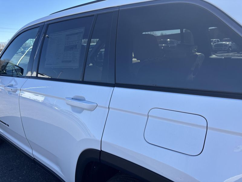 New 2026 Jeep Grand Cherokee Limited 4x4Image 12