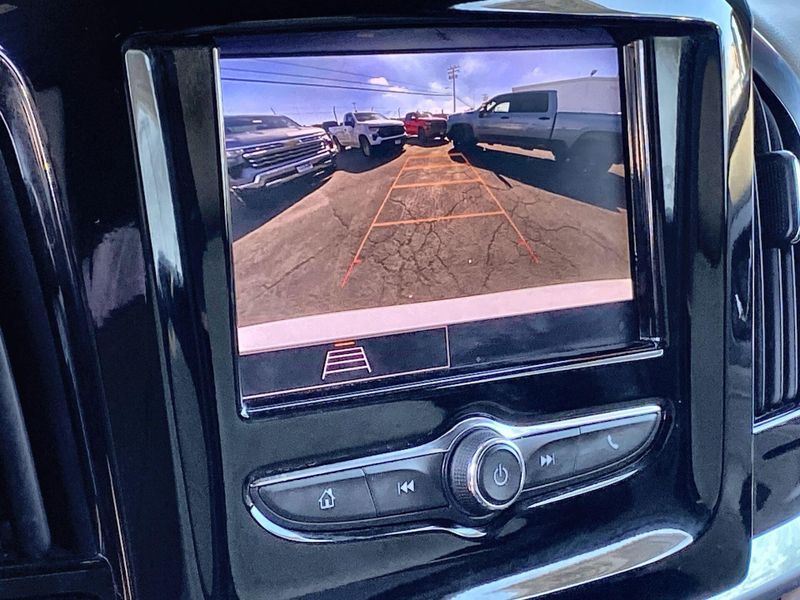 Used 2022 Chevrolet Traverse LSImage 15