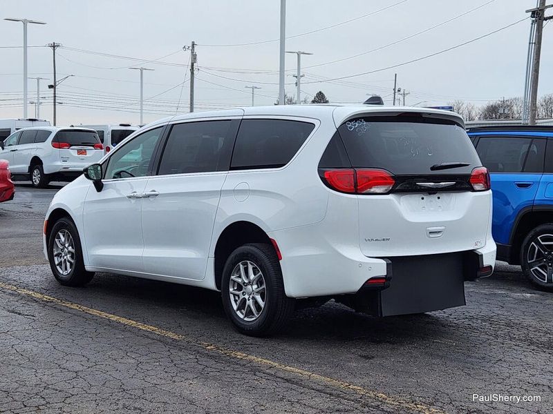New 2026 Chrysler Voyager LX