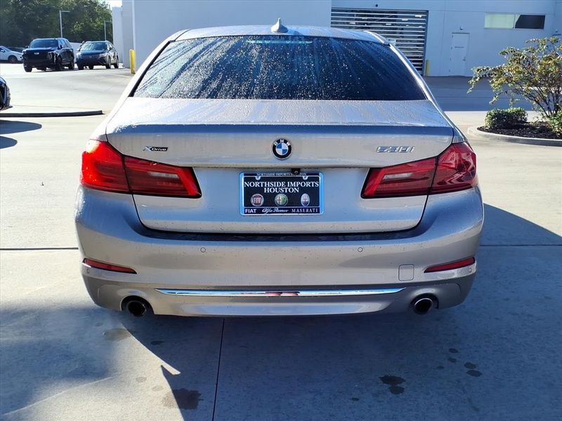 Used 2019 BMW 530i xDriveImage 9