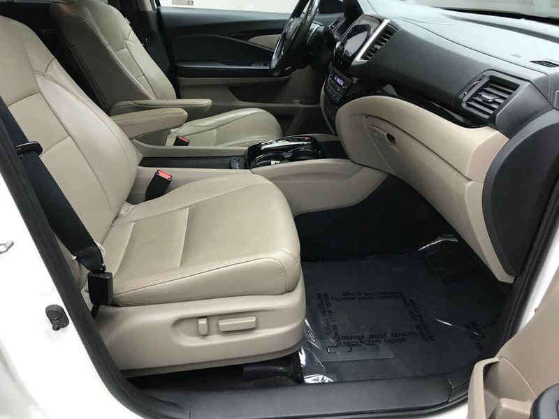 Used 2017 Honda Pilot EliteImage 16
