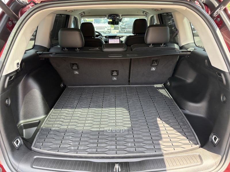Used 2023 Jeep Grand Cherokee LimitedImage 23