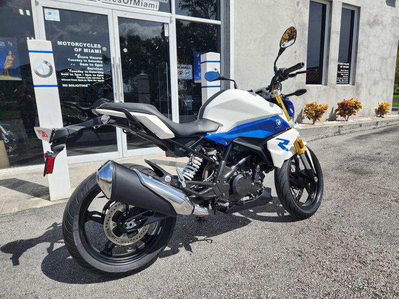 2021 BMW G 310 R  in a POLAR WHITE exterior color. BMW Motorcycles of Miami 786-845-0052 motorcyclesofmiami.com 