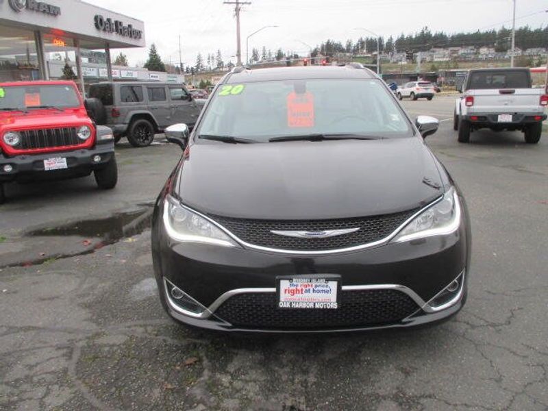 Used 2020 Chrysler Pacifica LimitedImage 3