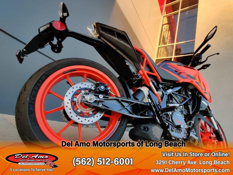 2023 KTM 200 DUKE  in a ORANGE exterior color. Del Amo Motorsports of Long Beach (562) 362-3160 delamomotorsports.com 