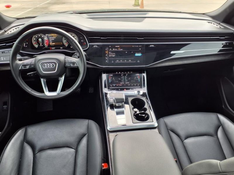 2021 Audi Q8 55 PrestigeImage 4