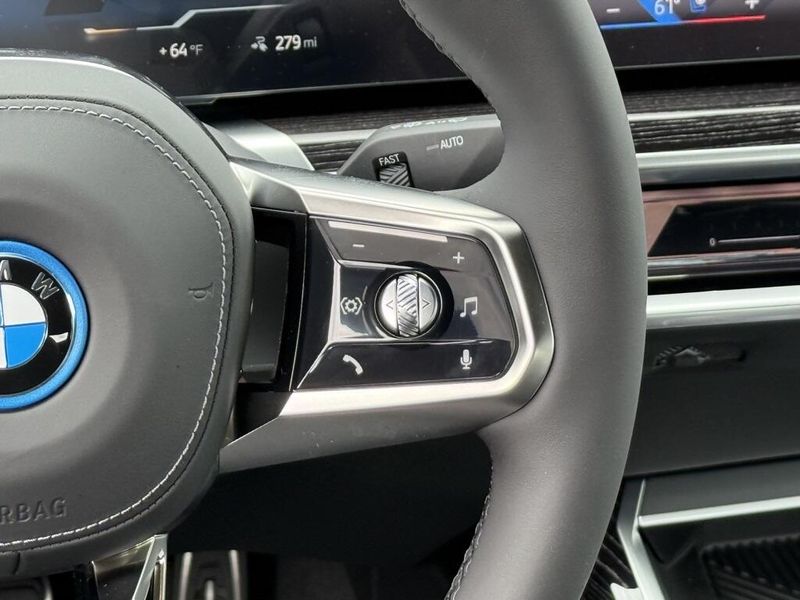2025 BMW i7 eDrive50Image 24