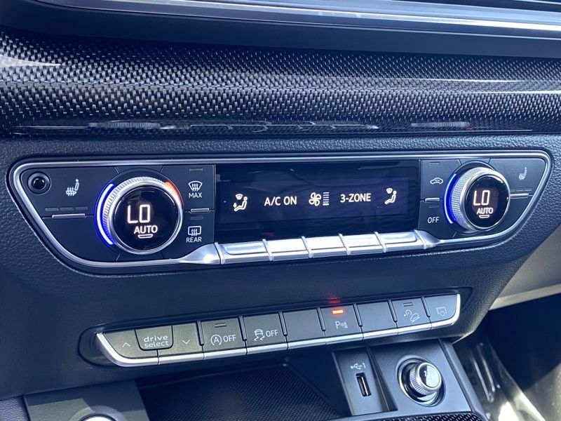 2020 Audi SQ5 3.0T Premium PlusImage 23