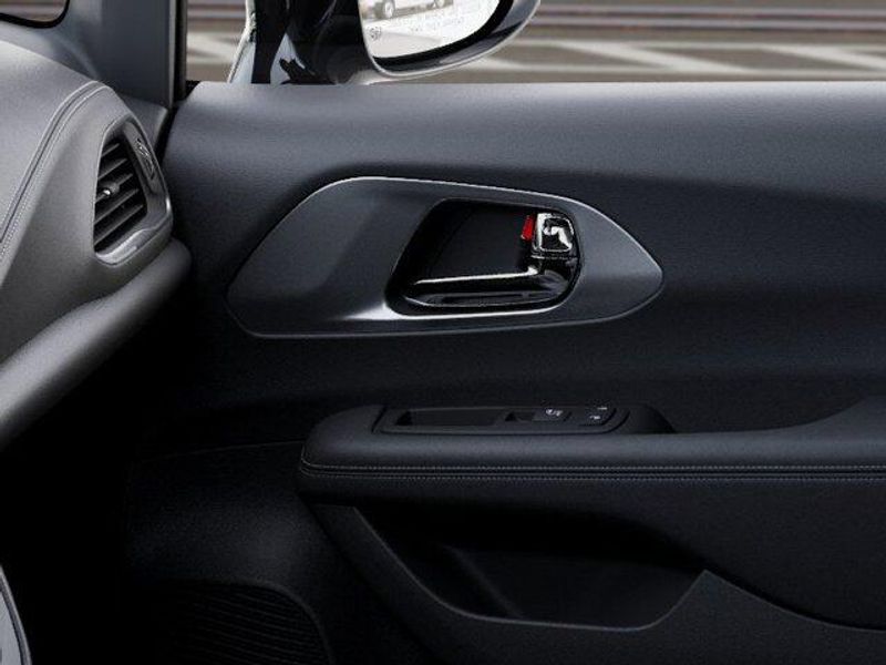 New 2027 Chrysler Pacifica SelectImage 25