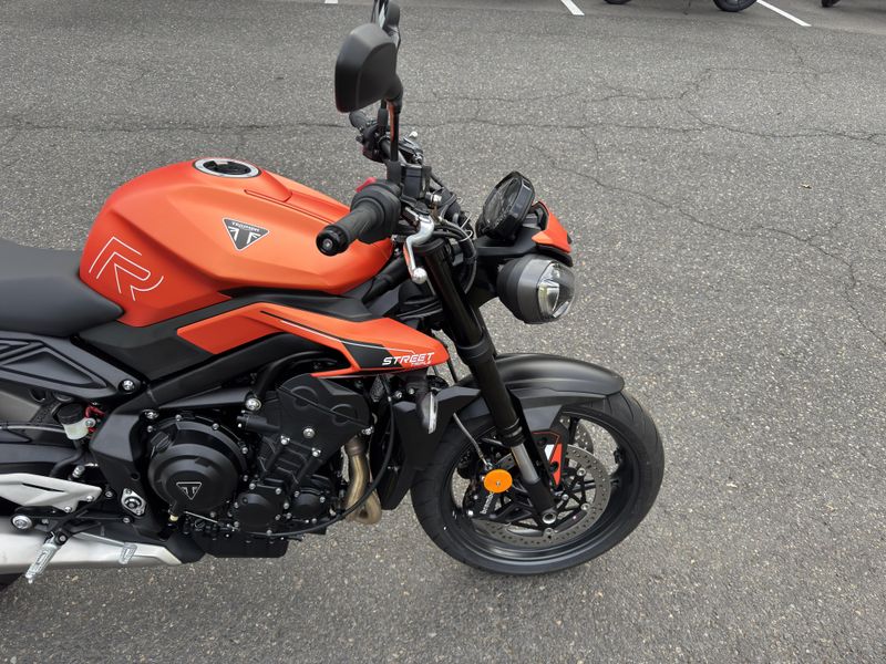 2025 Triumph Street Triple 765 R - MATTE BAJA ORANGE 