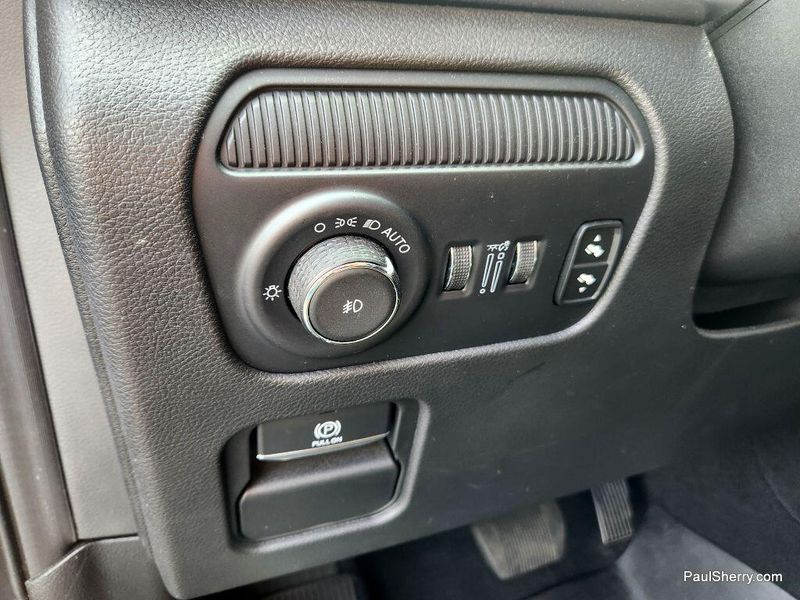 2024 Jeep Wagoneer Series II CarbideImage 24