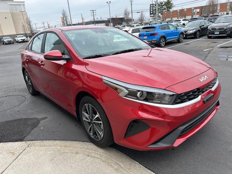 2024 Kia Forte LXSImage 4