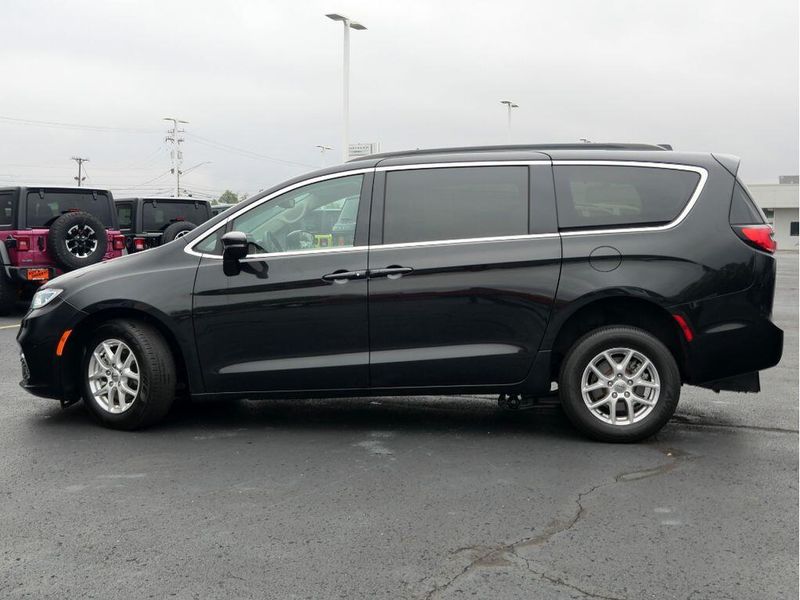 2022 Chrysler Pacifica Touring LImage 10