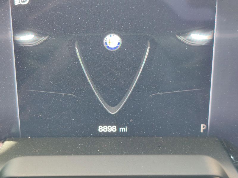 2024 Alfa Romeo Stelvio Ti AWD w/Sunroof/NavImage 32