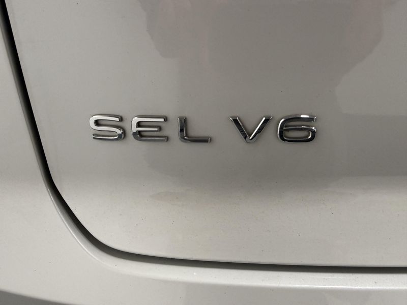 Used 2023 Volkswagen Atlas Cross Sport V6 SEL Premium R-Line AWD w/Sunroof & NavImage 6