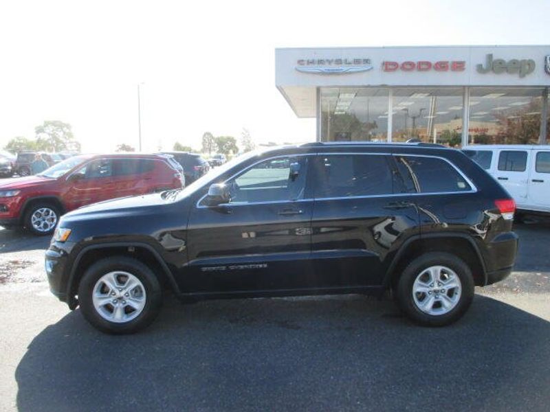 Used 2017 Jeep Grand Cherokee LaredoImage 13