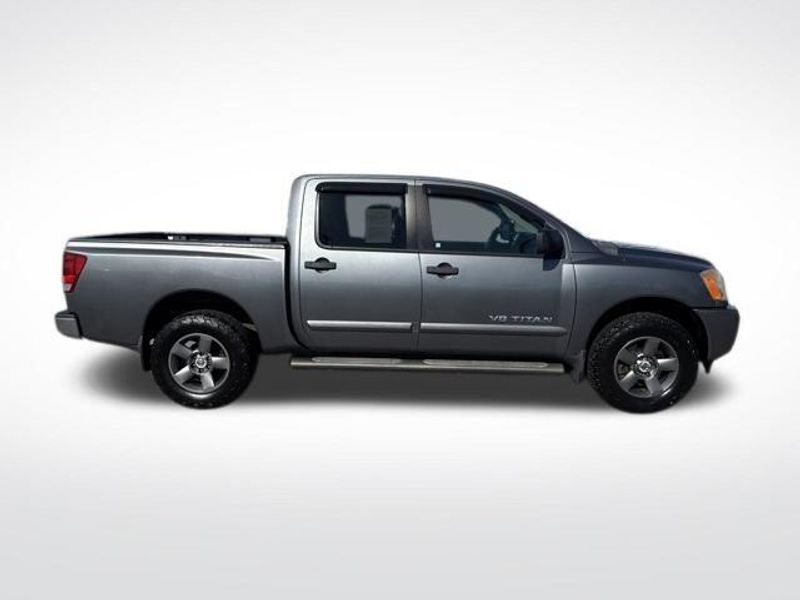 2014 Nissan Titan SV