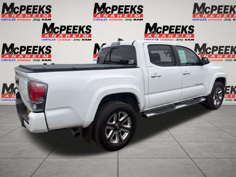 Used 2017 Toyota Tacoma LimitedImage 5
