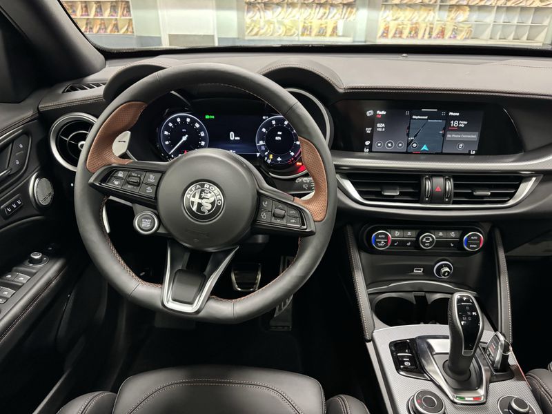 New 2025 Alfa Romeo Stelvio Intensa AwdImage 14