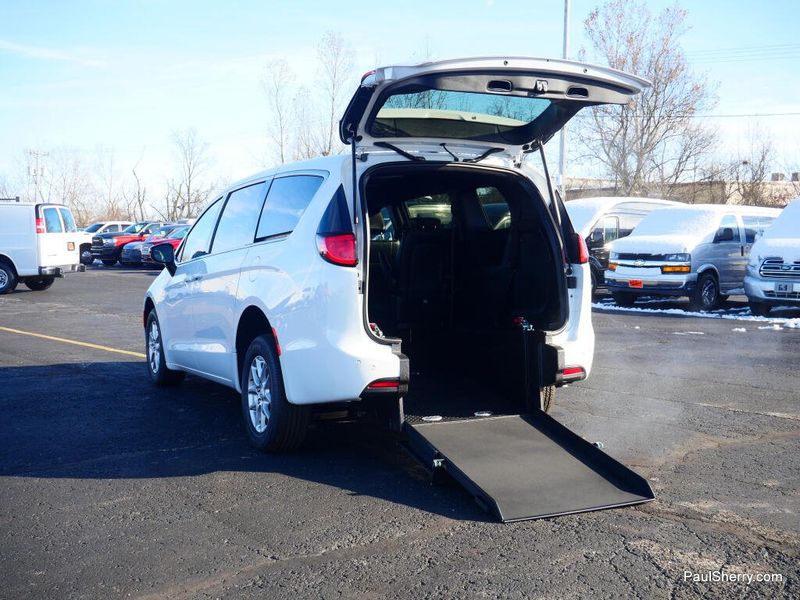 New 2026 Chrysler Voyager LX